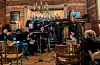 Det var høgt under taket under konserten og mange som song med og levde seg inn i musikken, skriv Bror Eivind Eriksen. Foto: Privat