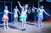 Eit av dansenummera. Frå venstre Andrine Neve Frøvik, Emma Katla, Hannah Vestvik Hestad og Mathea Håheim Andreassen. FOTO: ELLEN MARIE HAGEVIK