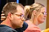 Eg sit med ei kjensle at eg må ta ei avgjerd som kastar familiar ut i økonomisk uføre, skriv Kristian Haaland. I bakgrunnen Anne Lise Økland.
