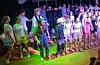 Kabareten blei avslutta med alle på scena. FOTO: ELLEN MARIE HAGEVIK