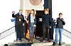 Blide konfirmantar klare med bøsser i fjor. F.v. Nikolas Nilsen Eintveit, Katrin Eldholm, Nikolai Lie Håvardsholm og Martin Bralid Almås