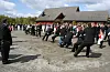 17. maifeiringa er eit godt eksempel på skulen sin funksjon utanom skuletid - ein samlingsplass til fest og glede for heile bygda. Lokalsamfunnet blir fattigare utan denne samlingsplassen. Bildet er frå 2010.