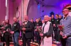 Frå konserten 20. oktober: Dirigent i Valestrand Mannskor og songar Preston James Kingsley, leiar i Valestrand Mannskor, Bjarne Hetlesæter, dirigent i Ad Libitum Per Bjørn Habbestad, songar Sølvi Irene Vinnes og teknikar Espen Fosse framøre 10-årsjubilanten Valestrand Mannskor.