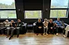Servitørane frå Sisu 4H ventar på at middagen skal bli klar.