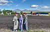 I 2016 hadde kvar av oss i snitt 359 klesplagg i skåpet, ifølgje Sifo. Kornelia, Lilla og Josefine tek mål av seg av å vera ei motvekt til fast fashion. Foto: Heidi Molstad Andresen / NPK