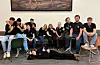 Nokre av ungdommane som er med på UngSveio. Frå venstre: Trym Hetland, Mathias Sæverhagen, Hans Ole Emberland, Joseph Pedersen, Maren Halleraker, Heidi Barane, Ingunn Storstein, Rebekka Jespersen, Jone Birkeland og Jakub Puzdrakiewicz. Liggande: Cathrine Aarsteinsen. Foto: Privat
