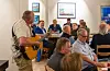 John Anders Semb sørga for god musikalsk stemning. Mellom anna med lett omskriving av «Det er din dag i dag» til «Det er Høgre sin dag i dag».