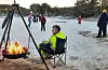 Skøyting og bålkos i Auklandshamn. Ved bålpanna Kurt Bårdsen.