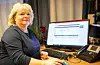 Leiande helsesjukepleiar Grethe Natås håpar på færre telefonar og SMS-ar når helsestasjonen tar i bruk Digi helse frå måndag. Foto: Einar Vestvik