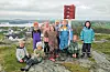 Førskuleborna ved Ekrene barnehage, som startar på skulen til hausten, var denne veka på topptur til Skult på Rophus for å setja opp att eit restaurert kartpunkt. F.v.: Emil K. Våga, Hanna A. Hovda, Sondre Benjaminson, Erica Vallestad Gudmundsen, Astrid Marlen Liknes, Linnea B. Steensohn, Storm Elias Thorkildsen, Bjørn-Celius Strømsvold og Lasse H. Eilerås. FOTO: EKRENE BARNEHAGE