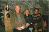 Birger Strømsheim (t.v.), Olav Aarsæther og Joachim Rønneberg samla igjen på Fieldfarehytta. Foto: DNT