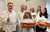 Den blide gjengen sørga for ein skikkeleg god start på fredag den 13. Frå venstre André Mundal Haukås, Bjarte Stølås Storli, Eva Basmo Kleppe og Madelene Gjerde Bauge. Bak frå venstre Torunn Bjelland (delvis skjult av sjølvaste Lucia), Bodil Waage og Vibeke Berge Vierdal. Foto: Ellen Marie Hagevik