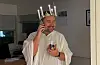 Politisk sekretær Bjarte Stølås Storli, er som alltid tilgjengeleg og svarte på ein telefon i farten. Foto: Ellen Marie Hagevik