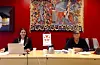 Linn Therese Erve, ordførar og Ruth G. Østebøvik Eriksen, varaordførar i kommunestyresalen.