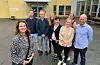 Kommunalsjef for skule, barnehage og kultur Elisabeth Nygaard (t.v.) saman med leiarane i Sveio-skulene: Bjørn Tore Enerstvedt (rektor ved Førde skule), Arve Myklebust (rektor ved Valestrand oppvekstsenter), Suzanne Åbø (inspektør ved Sveio skule), Lene Lier (rektor ved Sveio skule), Camilla Tverfjell (rektor ved Auklandshamns skule), Kristine Rossehaug (inspektør ved Vikse skule og Ronny Valdersnes (rektor ved Vikse skule). Ikkje til stades: Heidi Storstein, inspektør ved Sveio skule).FOTO: TORSTEIN TYSVÆR NYMOEN