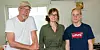 Tre generasjonar: Ole Johan Sveen. Marthe Olesdatter Sveen Kallevik og Ole Alexander Sveen Kallevik. Ole Alexander set gjerne resten av familien i arbeid.