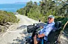 Kjell Eidsvåg kjem seg ikkje lenger til Holsvika etter ny renner i vegen kom på plass. FOTO: ELLEN MARIE HAGEVIK
