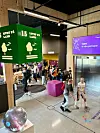 Gjennom eitt år er rundt 240.000 elevar innom dei ulike regionale sentera i skuletida. I tillegg kjem rundt 930.000 små og store på besøk i fritida.