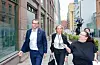 KrF-leiar og barne- og likestillingsminister Kjell Ingolf Ropstad ute etter pressekonferansen der han fortalde at han går av som både statsråd og partileiar. I midten statssekretær Julie Kristine Kordahl.