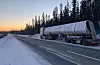 18. mars i år er Lie Langtransport med sjåfør Jørgen Bolset Moen bak rattet på veg gjennom dei nordsvenske skogar med eit stort 16 meter langt røyr. 270 cm breidde og 20 meter lengde totalt.