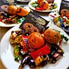 Gleden med å feire halloween - godteri - uansett alder.FOTO: @sveioomsorgssenter