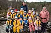 Ved kverna. Bak f.v. Dei pedagogiske leiarane Kristin B.Robberstad og Dagnor Engenes og barnaOlivia Solsvik Økland, Maximillian Torsteinbø-Olsen, Sverre Eliah Velde, Mari Lien Jensen, Kaspian Huse Grimstvedt, Petter Bua Helvig, Anna Fargerland Tverfjell, Jørgen Bua, Olav Emberland og Eirik Emberland. Annelin Torvestad assistent. Framme Mathias Hovland, Toralf Sydnes Ekrheim, Benjamin Helgesen Silden, Theodor Eikeland, Leah Vestvik Stølås, Frøya Vikingstad Grutle.