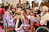 Jannike Kjuus arrangerer strikkekafe for nordmenn i Syden. FOTO: TROND IDÅS