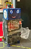 Robot for oppsamling av plast.