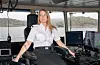 Maria Helene Hovda Bjerche er glad for at ho har fått mykje trening i å køyra båt og leggja til og frå kai i løpet av kadettida på ulike ferjer.