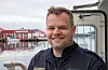 - Me fungerer som NAF på sjøen, ei form for «veihjelp». Motoren stoppar og det går ingen buss. Då ringer førarane av fritidsbåtar til oss, seier Vidar Johannessen i Redningsselskapet.
