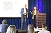 Silje Stenstad Nilsen heldt foredrag under ein konferanse tidlegare i haust. – Å vere ute og møte folk er ein stor del av jobben, fortel ho. Foto: Kjell Åsmund Sunde/ NPK