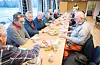 Etter dugnad får dei løn for strevet. FOTO: THOMAS VALLESTAD DRAGESET