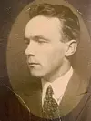 Far Johannes Førde (1907-1994) var banksjef g.m. Bergljot Dørheim (1914-1997).