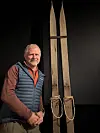 Tarjei Gjelstad er tidlegare leiar av skisportmuseet i Morgedal og ein ivrig treskimakar. Foto: Heidi Molstad Andresen / NPK