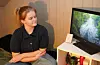 Veronica (18) har eige rom og eit lite TV på bokhylla. Foto: Thomas Førde