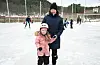 For Emilie Vihovde Nygård var det første gong på skeiser. Her saman med mor Irene Vihovde. Foto: Sigrund Breistig