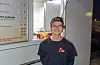 Lukas Anuzis, daglig leder i Viking Kebab, hadde travle timer i Sveio og endte med å sende noen sultne mager hjem da han ikke hadde mer å servere torsdag kveld. Foto: Morten Vågset Møller