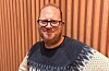 Vi som følgjer lokalavisene tett, er imponerte! Mange leverer betre journalistikk enn nokon gong, skriv Tomas Bruvik, generalsekretær i Landslaget for lokalaviser. Foto: LLA