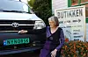 Mange vil ta bilete av NYNORSK-skiltet til Wenche Haugen Havrevoll. Foto: Privat