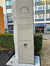 Bauta reist i samband med 125-årsjubileet framfor Havforskingsinstituttet i Bergen. Foto: Bent Tandstad / NPK