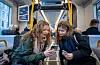 Skjermtid i sosiale medium er ikkje nødvendigvis problematisk, meiner forskarar. Medan å vere sosial og knytt til grupper kan vere teikn på sunn digital praksis, gir ikkje passiv skrolling nødvendigvis same effekt. Foto: Heiko Junge / NTB / NPK